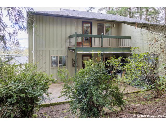 202 FOXTAIL Dr, Eugene, OR 97405