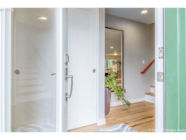 202 FOXTAIL Dr, Eugene, OR 97405