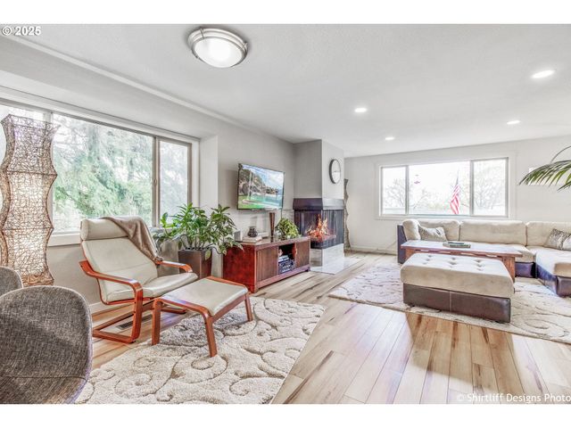 202 FOXTAIL Dr, Eugene, OR 97405