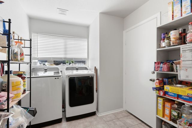 1410 Barker Bay, San Antonio, TX 78245