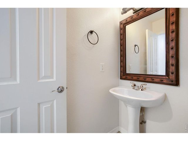 805 Summer Hawk Dr K-66, Longmont, CO 80504