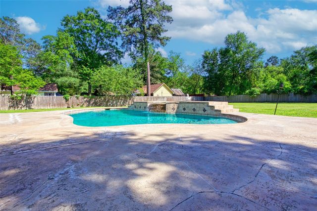 11207 Indian Trails Drive, Tomball, TX 77375