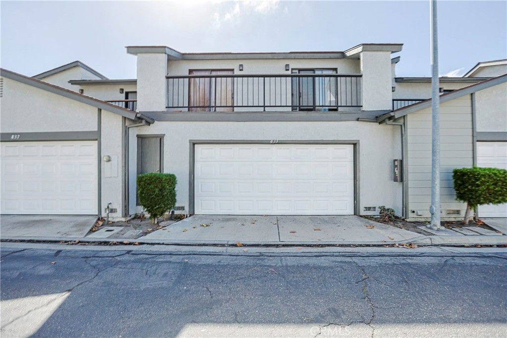833 Amberwood, Santa Ana, CA 92703 — exterior