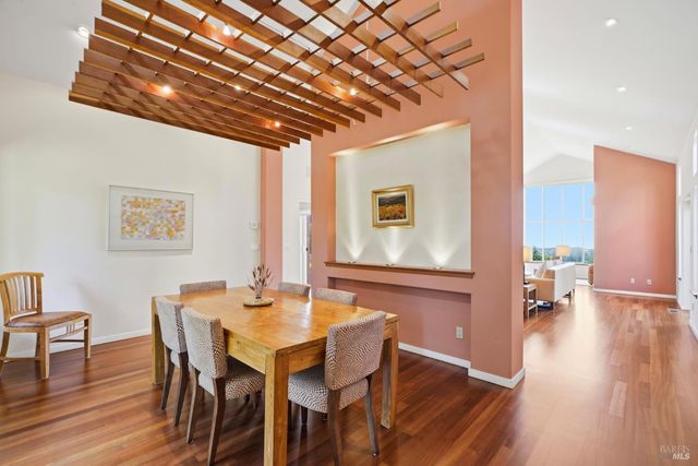 2045 Muniz Ranch Rd, Jenner, CA 95450