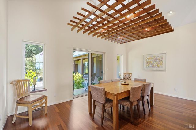 2045 Muniz Ranch Rd, Jenner, CA 95450