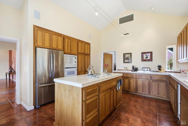 2045 Muniz Ranch Rd, Jenner, CA 95450