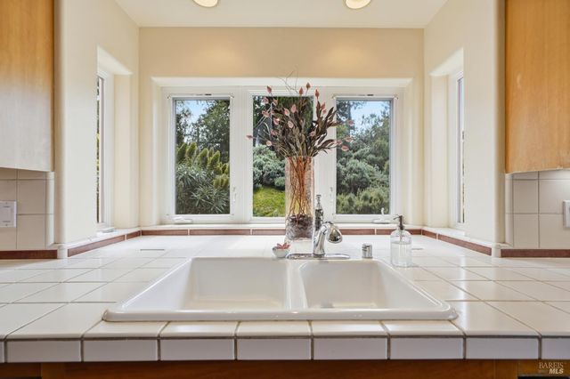 2045 Muniz Ranch Rd, Jenner, CA 95450