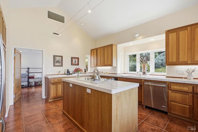 2045 Muniz Ranch Rd, Jenner, CA 95450