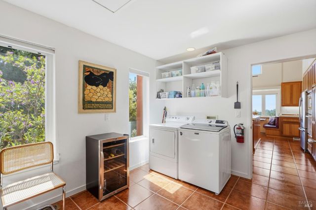 2045 Muniz Ranch Rd, Jenner, CA 95450