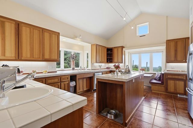 2045 Muniz Ranch Rd, Jenner, CA 95450