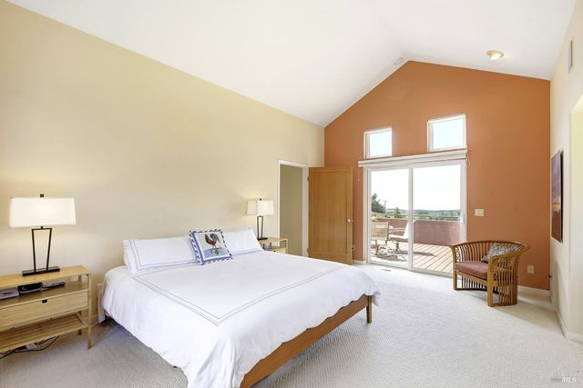 2045 Muniz Ranch Rd, Jenner, CA 95450