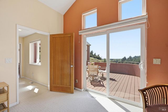 2045 Muniz Ranch Rd, Jenner, CA 95450