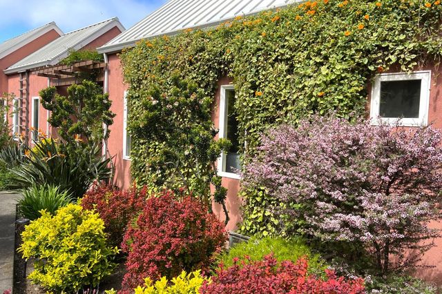 2045 Muniz Ranch Rd, Jenner, CA 95450