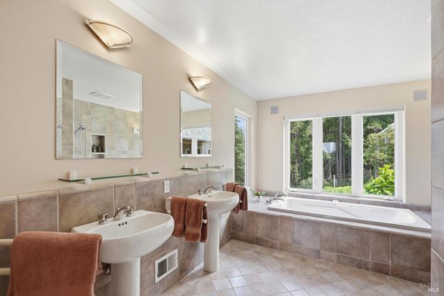 2045 Muniz Ranch Rd, Jenner, CA 95450