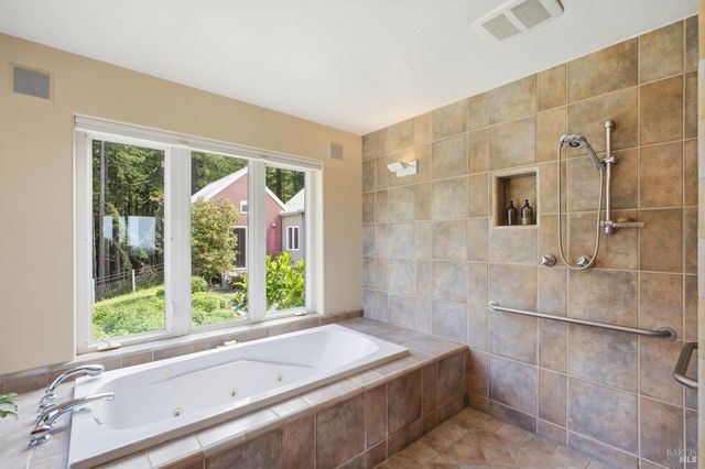 2045 Muniz Ranch Rd, Jenner, CA 95450