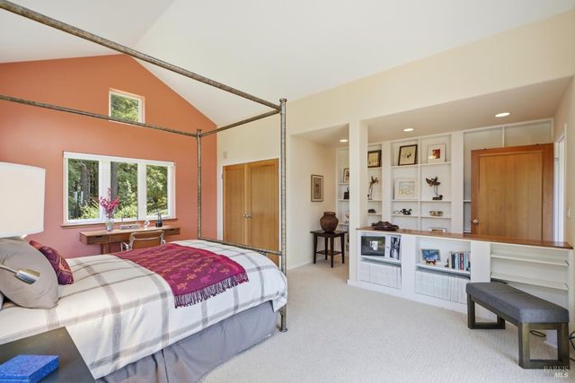 2045 Muniz Ranch Rd, Jenner, CA 95450