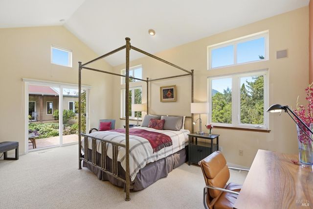 2045 Muniz Ranch Rd, Jenner, CA 95450