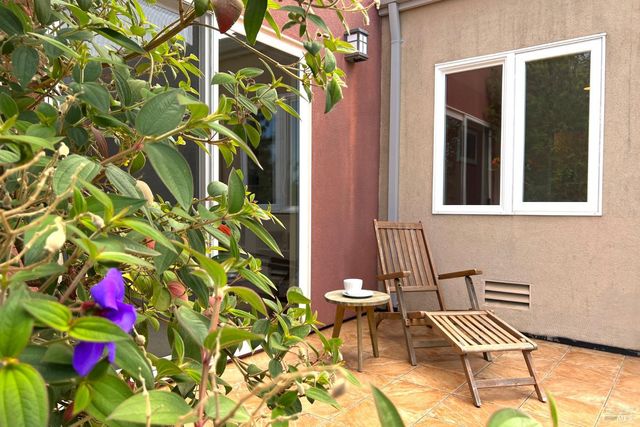 2045 Muniz Ranch Rd, Jenner, CA 95450