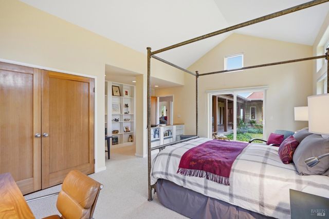 2045 Muniz Ranch Rd, Jenner, CA 95450