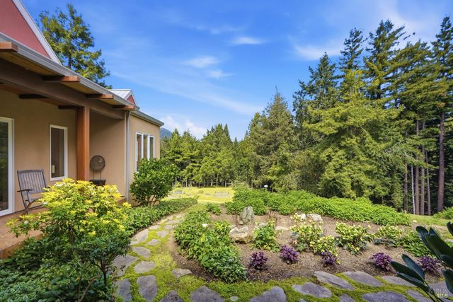 2045 Muniz Ranch Rd, Jenner, CA 95450