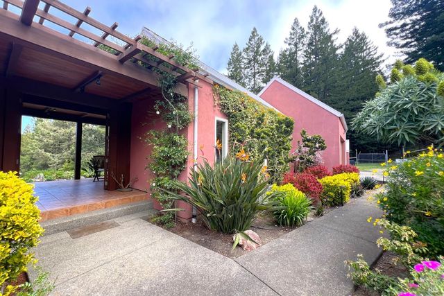 2045 Muniz Ranch Rd, Jenner, CA 95450