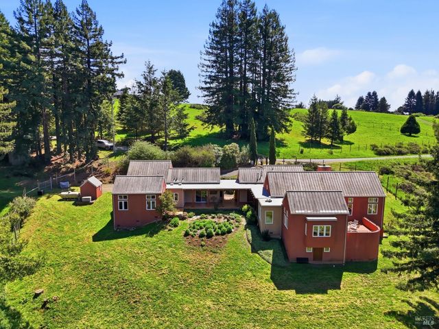 2045 Muniz Ranch Rd, Jenner, CA 95450