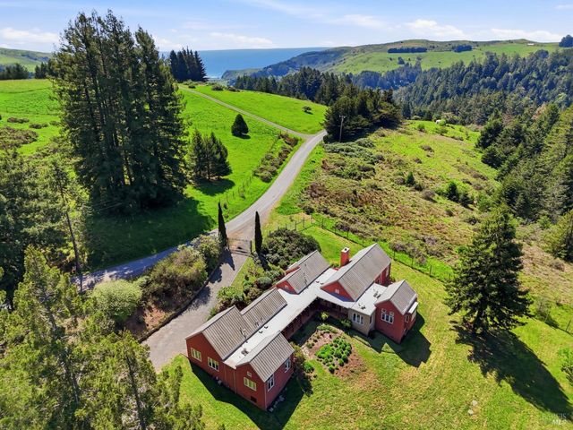 2045 Muniz Ranch Rd, Jenner, CA 95450