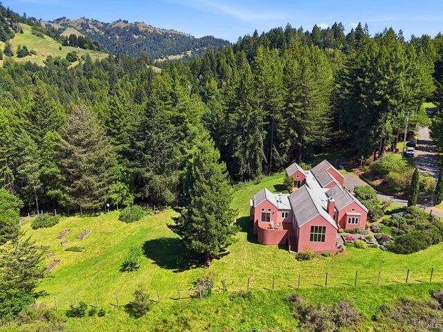 2045 Muniz Ranch Rd, Jenner, CA 95450