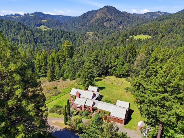 2045 Muniz Ranch Rd, Jenner, CA 95450