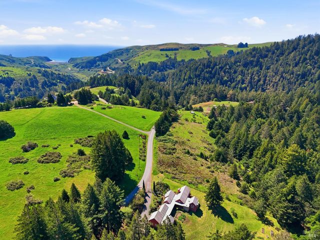 2045 Muniz Ranch Rd, Jenner, CA 95450