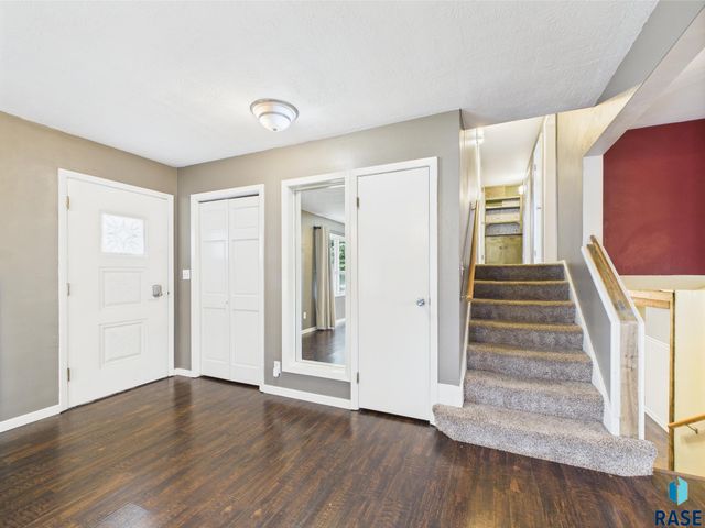 105 S Elm St Street, Lennox, SD 57039