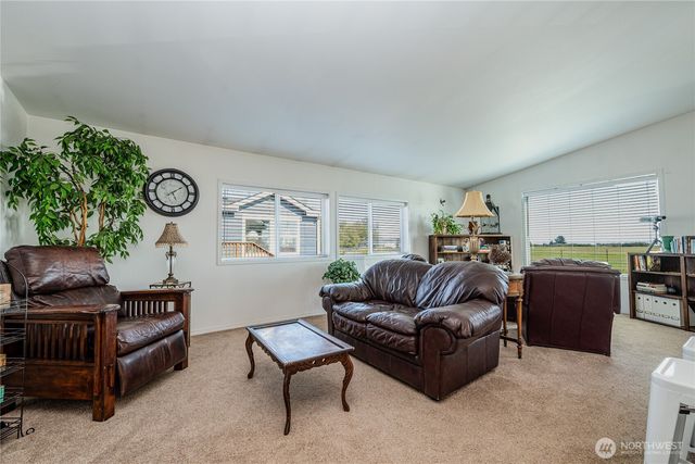 525 Duck Lake Drive NE, Ocean Shores, WA 98569