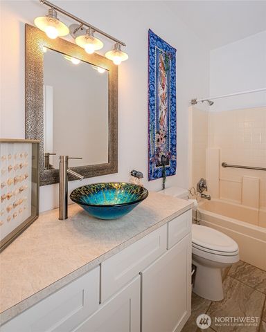 525 Duck Lake Drive NE, Ocean Shores, WA 98569