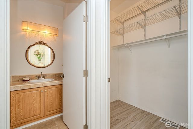 525 Duck Lake Drive NE, Ocean Shores, WA 98569