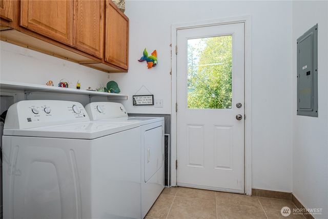 525 Duck Lake Drive NE, Ocean Shores, WA 98569