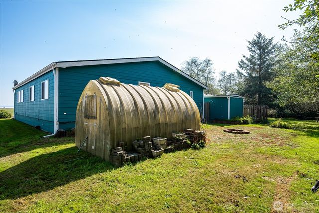 525 Duck Lake Drive NE, Ocean Shores, WA 98569