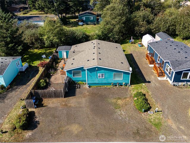 525 Duck Lake Drive NE, Ocean Shores, WA 98569