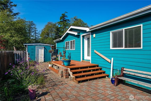 525 Duck Lake Drive NE, Ocean Shores, WA 98569