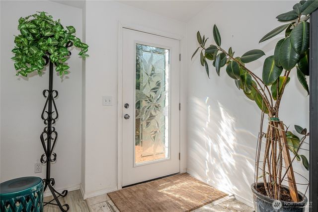 525 Duck Lake Drive NE, Ocean Shores, WA 98569