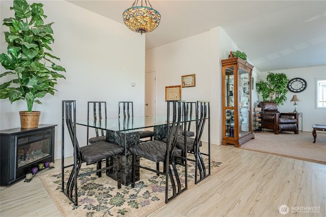 525 Duck Lake Drive NE, Ocean Shores, WA 98569