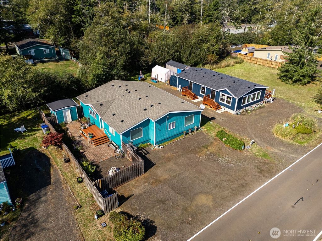 525 Duck Lake Drive NE, Ocean Shores, WA 98569