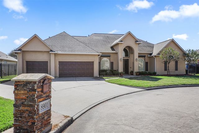 8901 Shiloh Street, Texas City, TX 77591