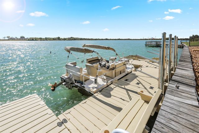 8901 Shiloh Street, Texas City, TX 77591