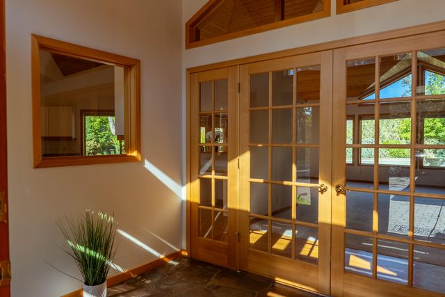 2103 Condor Court, Redmond, OR 97756