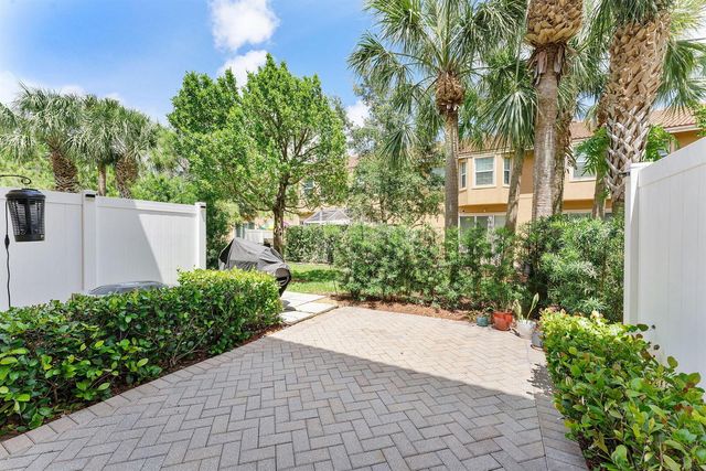 5978 Monterra Club Drive, Lake Worth, FL 33463