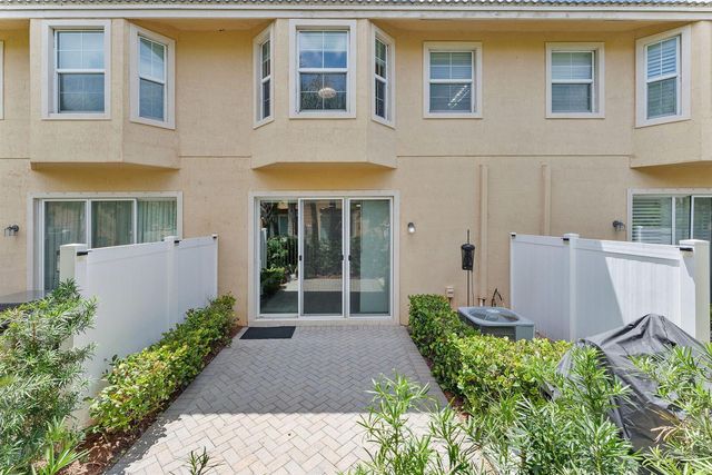 5978 Monterra Club Drive, Lake Worth, FL 33463