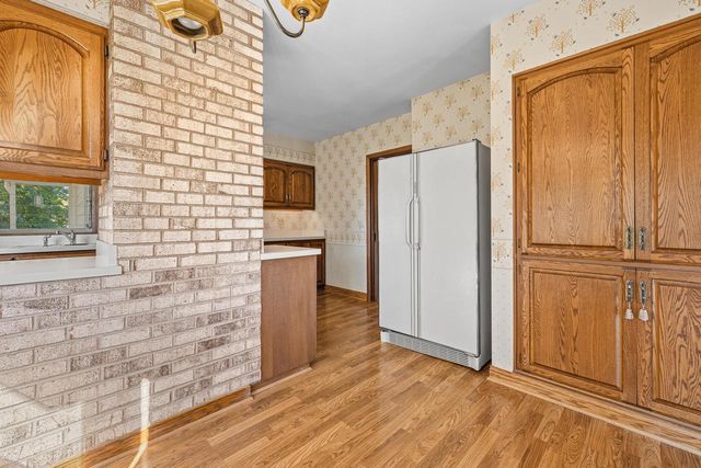 12555 Laurel LANE, Elm Grove, WI 53122