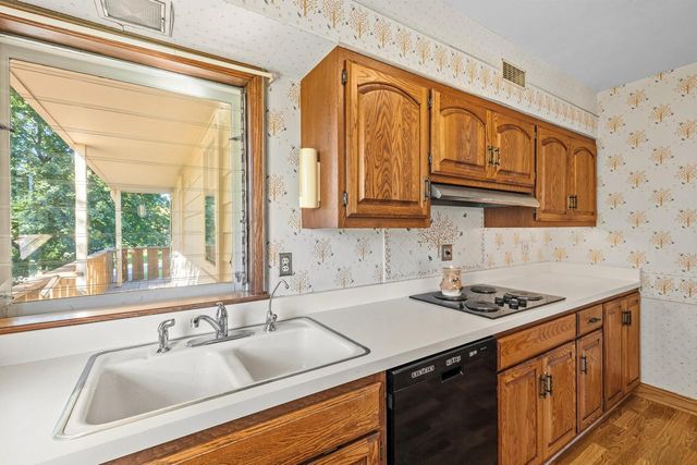 12555 Laurel LANE, Elm Grove, WI 53122