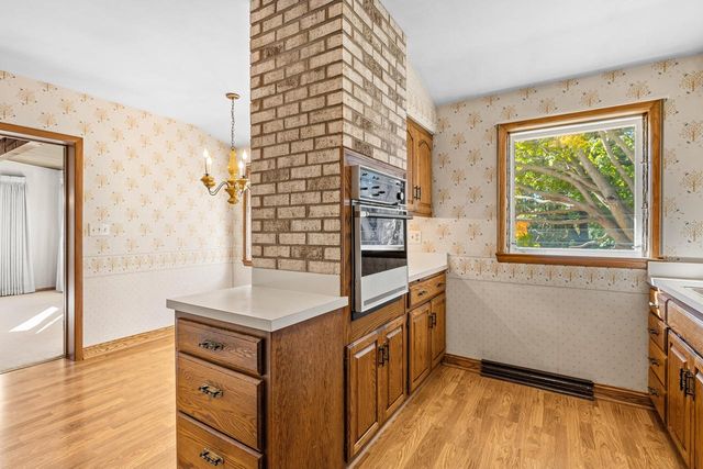 12555 Laurel LANE, Elm Grove, WI 53122