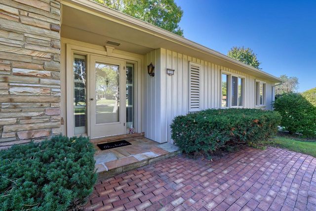 12555 Laurel LANE, Elm Grove, WI 53122